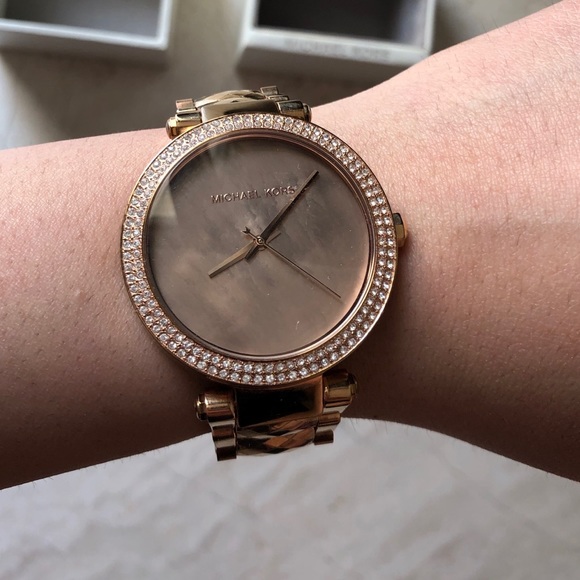 Michael Kors Rose Gold Tone Watch - Picture 3 of 8